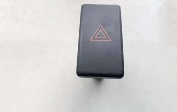 Toyota Avensis T250 Hazard light switch 157963 TR9503