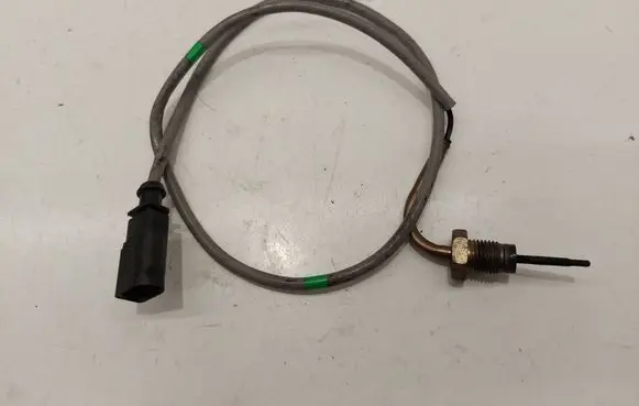 Volkswagen PASSAT B8 Exhaust gas temperature sensor 04L906088BL