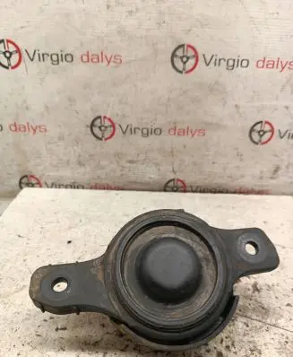 Subaru Impreza III Engine mount bracket