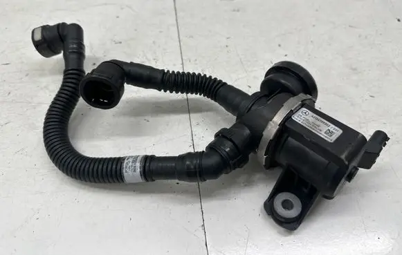Mercedes-Benz E W213 Breather valve A2134705302