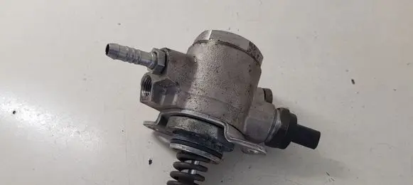 Audi RS6 C6 Fuel injection high pressure pump 07L127026F