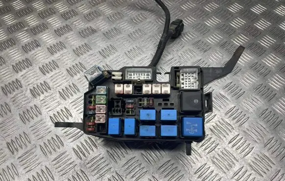 Hyundai Getz Fuse module 912411C122 6Y27B23 91241