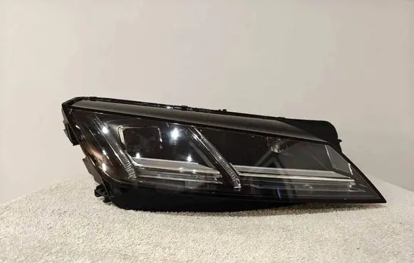 Audi TT TTS RS Mk3 8S Headlight/headlamp 8S0941034C LE13A6312