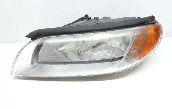 Volvo V70 Headlight/headlamp 31214353