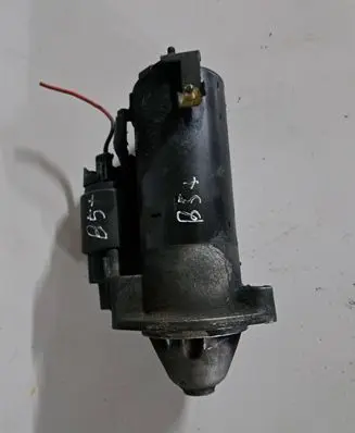 Volkswagen PASSAT B5.5 Starter motor 068911024G