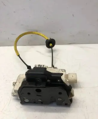 Audi A6 S6 C6 4F Front door lock 4F0839016