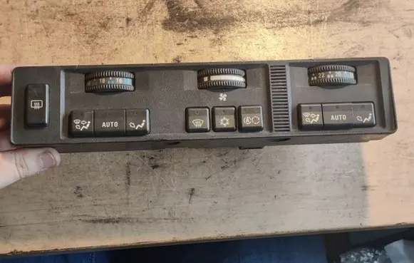 BMW 5 E34 Climate control unit 9140010016 1390813