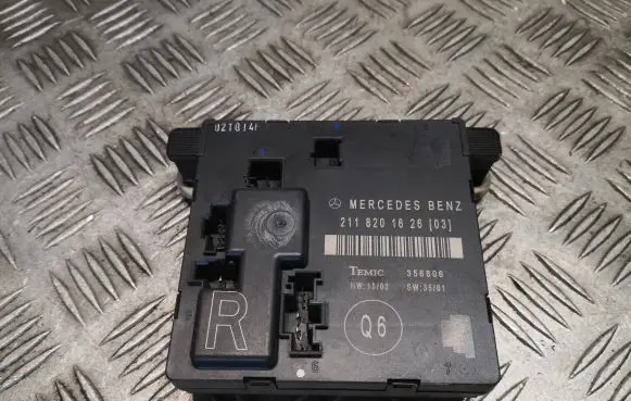Mercedes-Benz E W211 Door control unit/module 2118201626 A2118201626