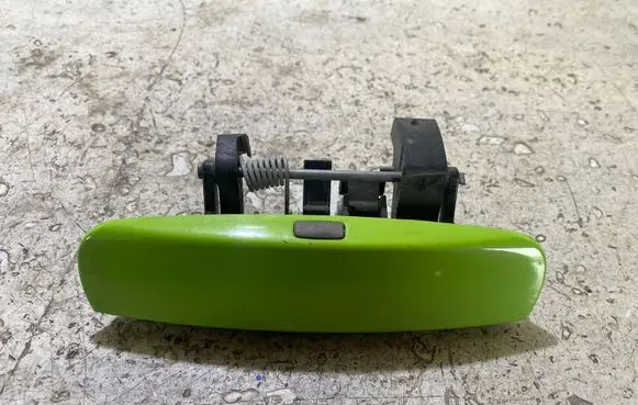 Dodge Challenger Front door exterior handle 1M7845EBAG 6099 780996A5