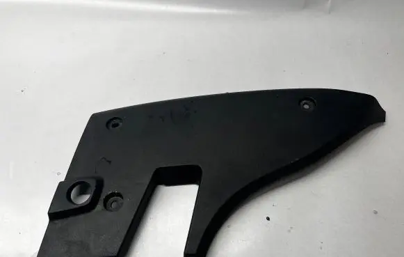 Chevrolet Camaro Rear/tail light trim molding 84070692