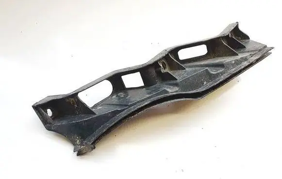 Volkswagen PASSAT B6 Front bumper mounting bracket 3C0807889