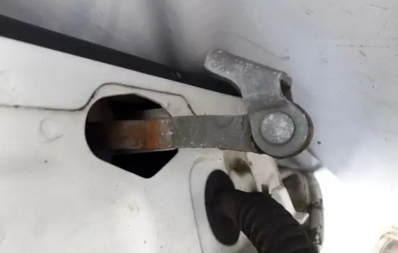 Ford Scorpio Rear door check strap stopper