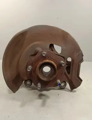 Nissan X-Trail T32 Front wheel hub