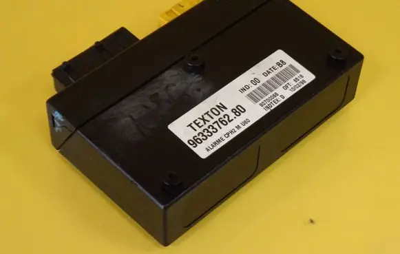 Peugeot 806 Alarm control unit/module 9633376280 96333762.80