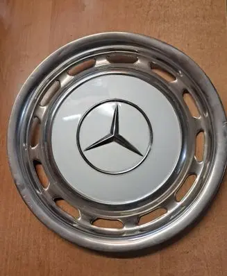 Mercedes-Benz W123 R14 wheel hub/cap/trim 115401034