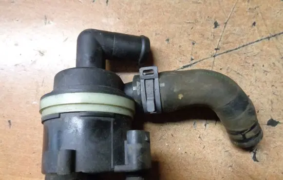 Audi A4 S4 B8 8K Electric auxiliary coolant/water pump 5N0965561A