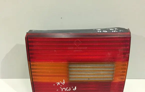 Volkswagen PASSAT B4 Tailgate rear/tail lights 394109