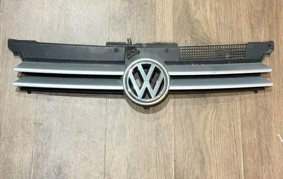 Volkswagen Golf IV Front grill 1J0853655G 1J0853651H