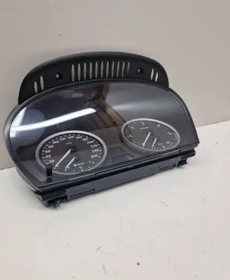 Speedometer (instrument cluster)