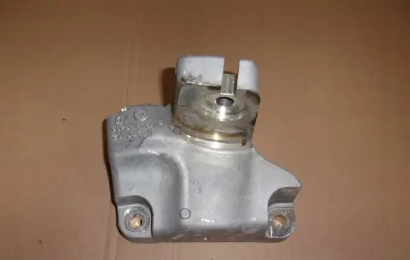 Jeep Wrangler Engine mounting bracket 68284616AB