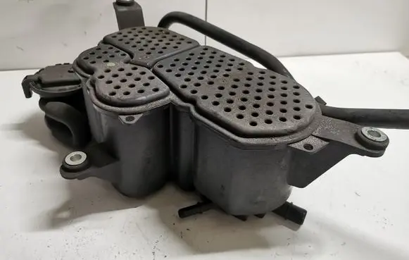 Active carbon filter fuel vapour canister