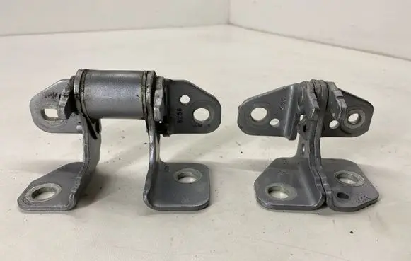 Rear door hinge set