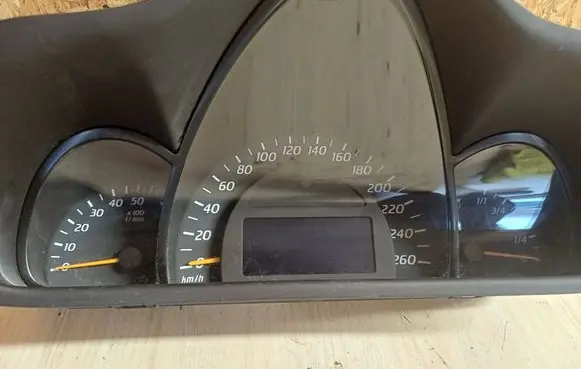 Mercedes-Benz C W203 Speedometer (instrument cluster) A2035401947