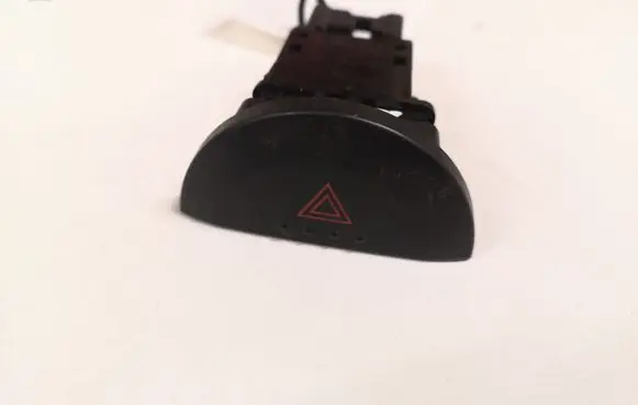 Nissan X-Trail T30 Hazard light switch 06016
