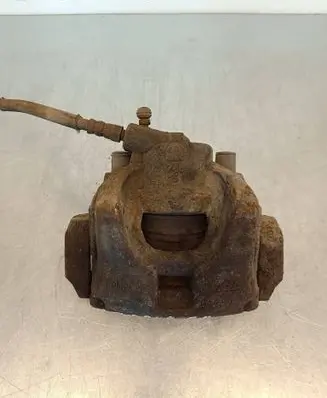 Land Rover Evoque I Front brake caliper