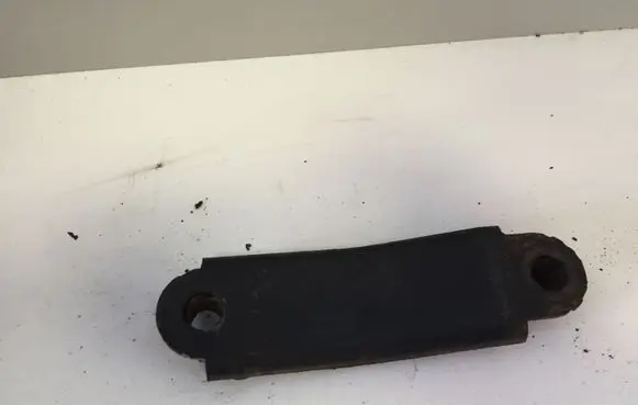 Volvo V70 Engine mount bracket 30748173