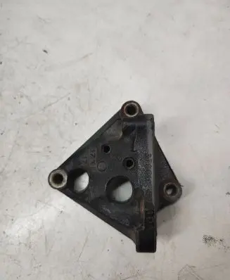 Toyota C-HR I Engine mounting bracket 37060