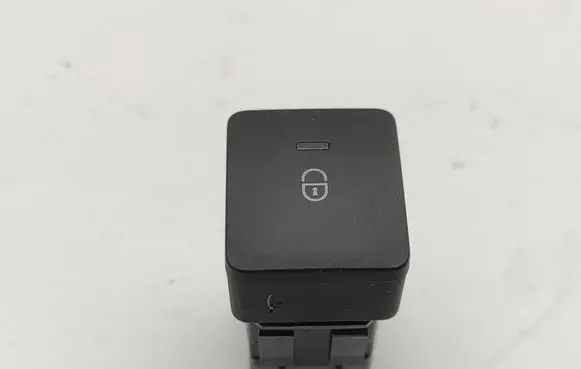Mercedes-Benz Citan W415 Central locking switch button 252104500R