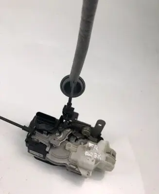 Volvo V40 Coupe door lock (next to the handle) 31301430