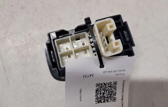 Toyota Auris 150 Electric window control switch 8292Z79