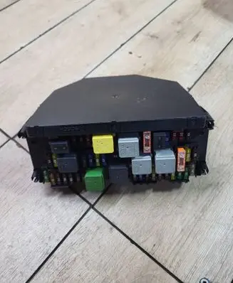 Mercedes-Benz E W212 Fuse module A2129009025 A2129020609 A2129014507