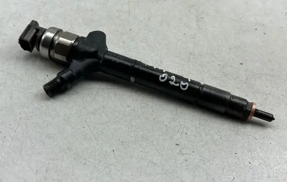 Toyota RAV 4 (XA30) Fuel injector 236700R020 01H04169