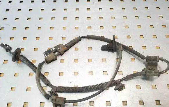 Hyundai Tucson JM ABS brake wheel speed sensor 956702E300