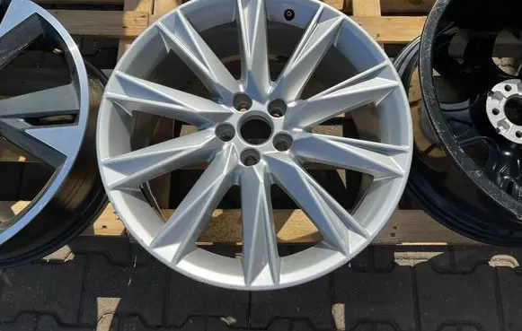 Audi e-tron R20 alloy rim 4KE071490A