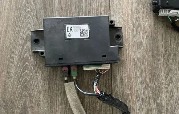 Nissan Qashqai Other devices 284E76UU1B