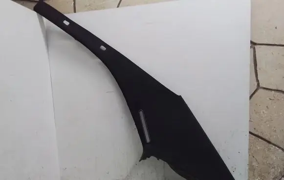 Mercedes-Benz E W210 (C) pillar trim 2106950237
