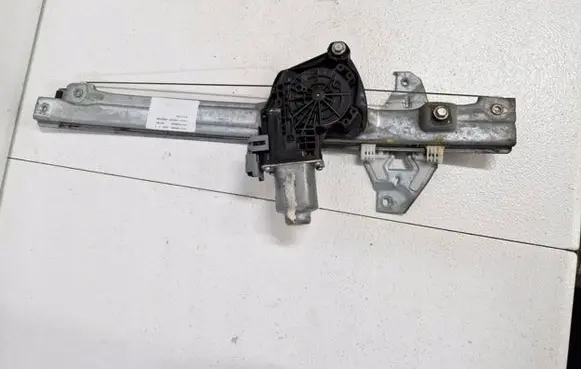Citroen DS4 Front door window regulator with motor