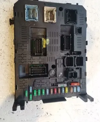 Citroen C5 Fuse module 281208364 281192483C