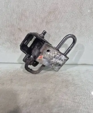Audi Q7 4L Front door lower hinge 8E0831411E