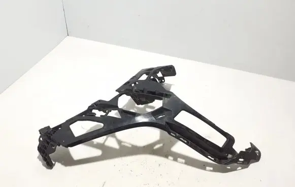 Mercedes-Benz EQE v295 Front bumper mounting bracket A2958853300
