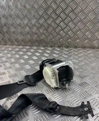 Volkswagen PASSAT B8 Rear seatbelt 3G5857805E