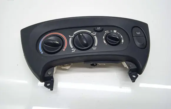 Renault Megane I Climate control unit 657718V