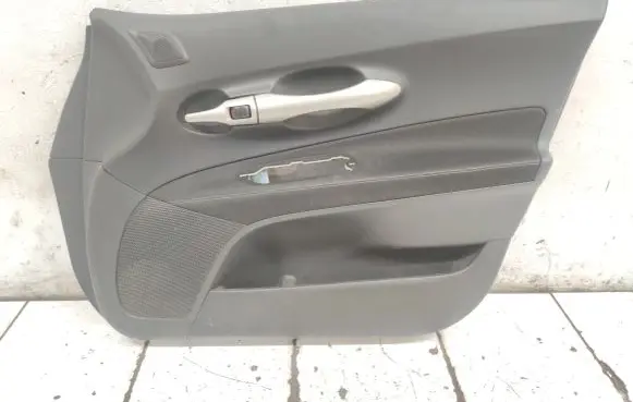 Toyota Auris 150 Front door card panel trim 6762802070