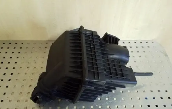 Peugeot 5008 Air filter box 9653388980 9657982380
