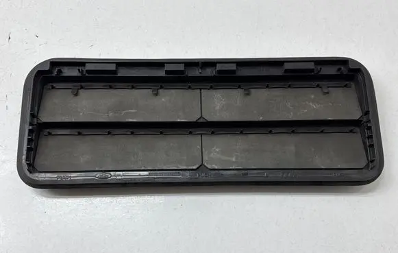 Ford Explorer VI Quarter panel pressure vent FL3415280B62AC