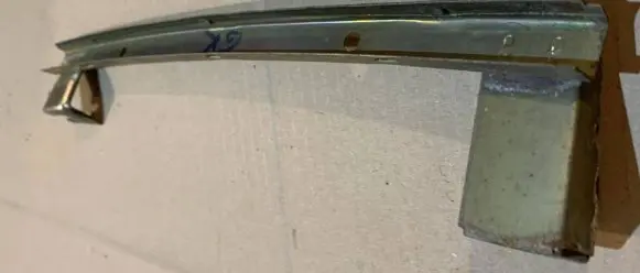 Mercedes-Benz W123 Rear door windshield rail 